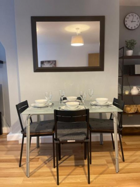 Cosy 2 Bed Apt, Nr Salford Quays